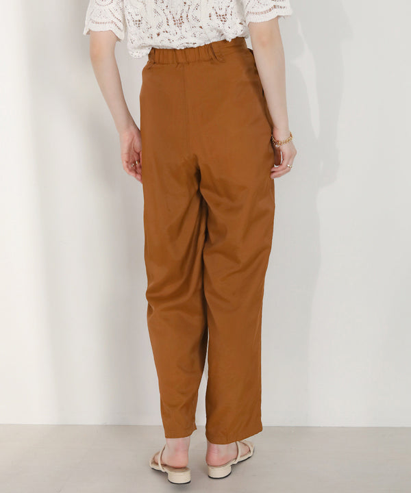 TWO-TUCK SATIN TAPERED PANTS