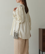 RUFFLE VOLUME SLEEVE BLOUSE