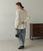 RUFFLE VOLUME SLEEVE BLOUSE