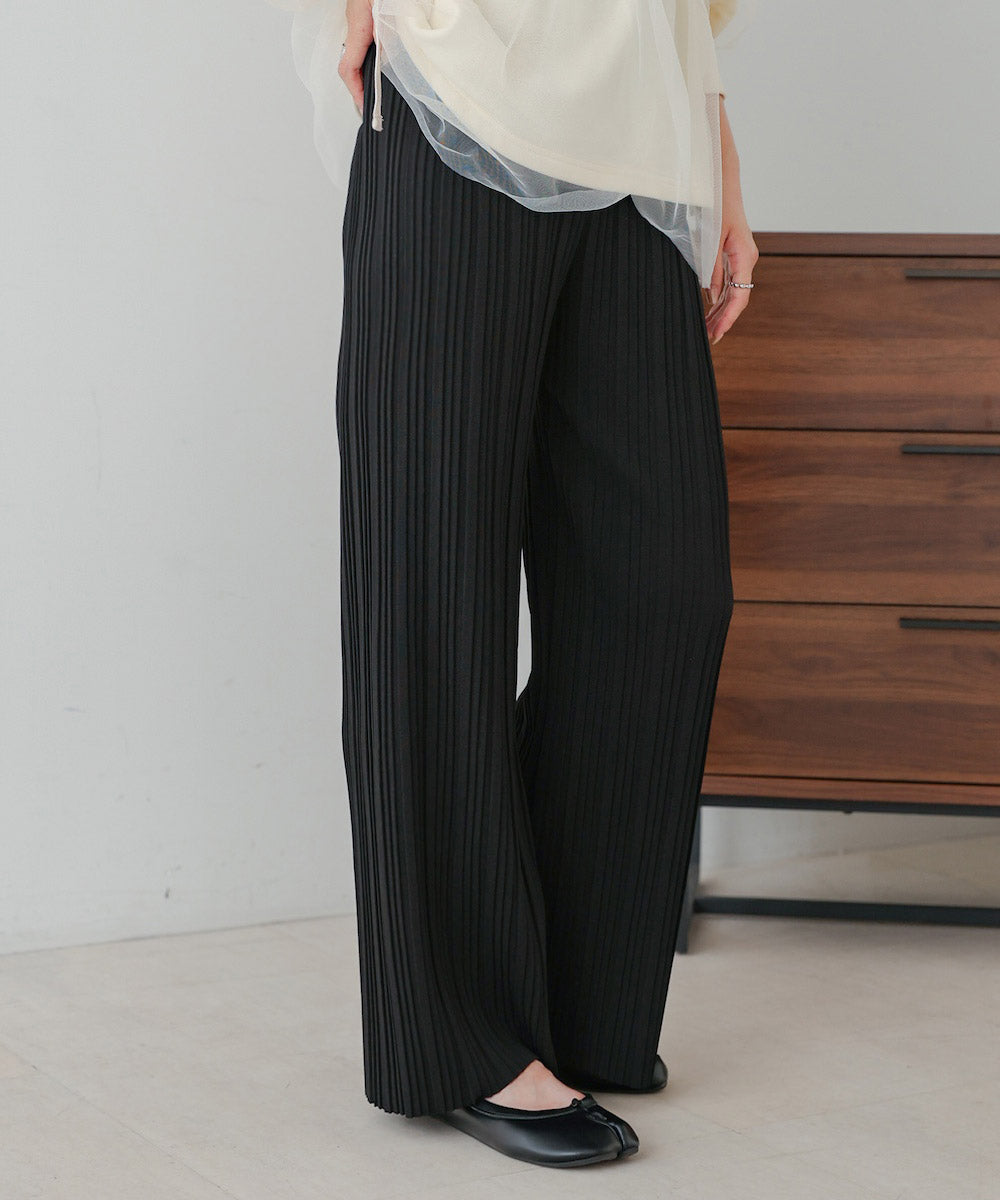 random pleated pants