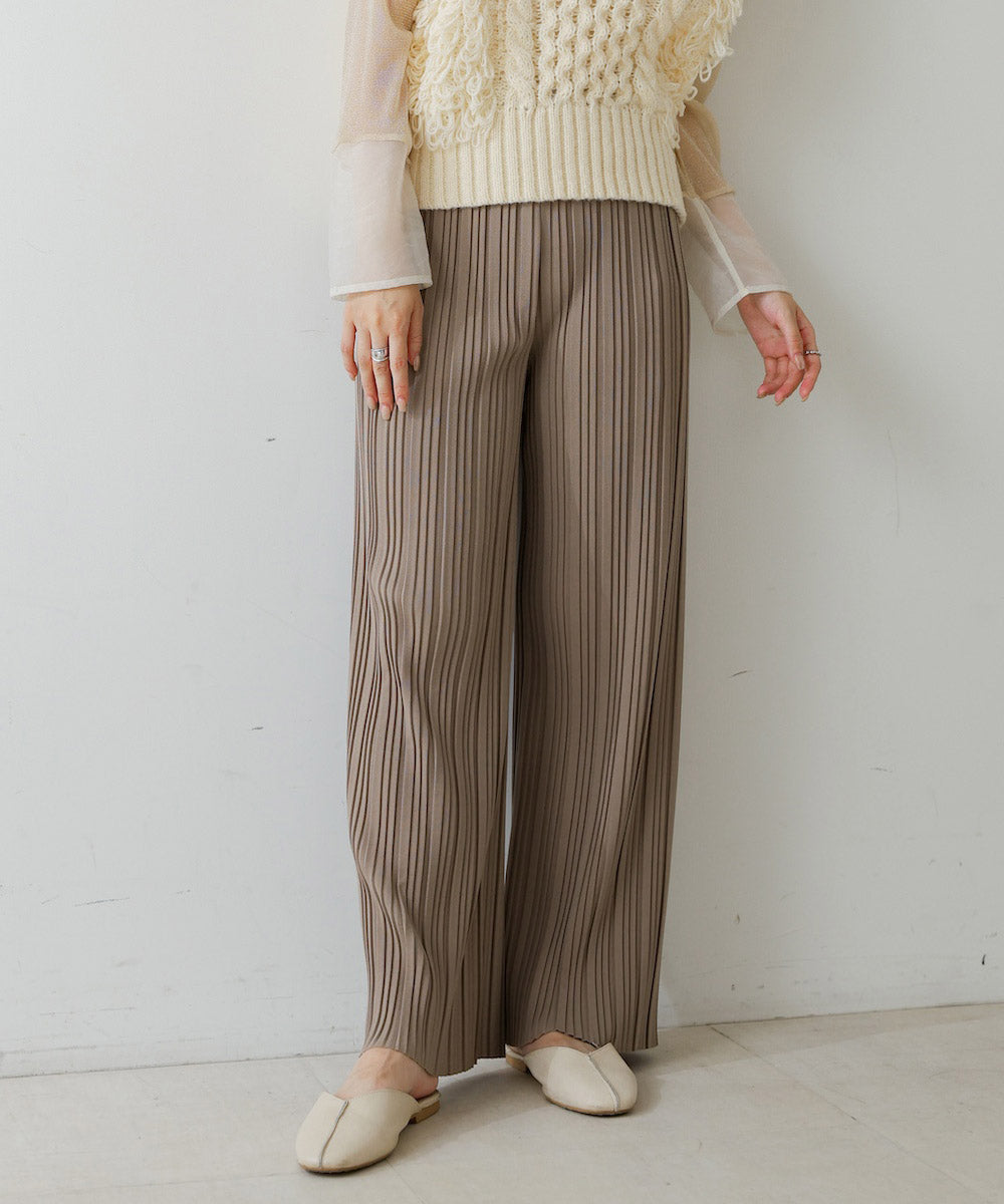 random pleated pants