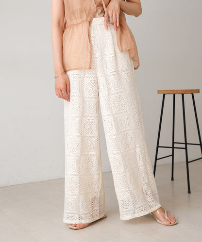 block lace straight pants