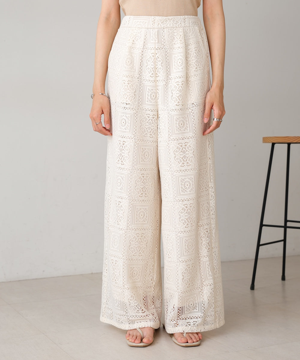 block lace straight pants