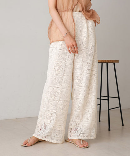 block lace straight pants