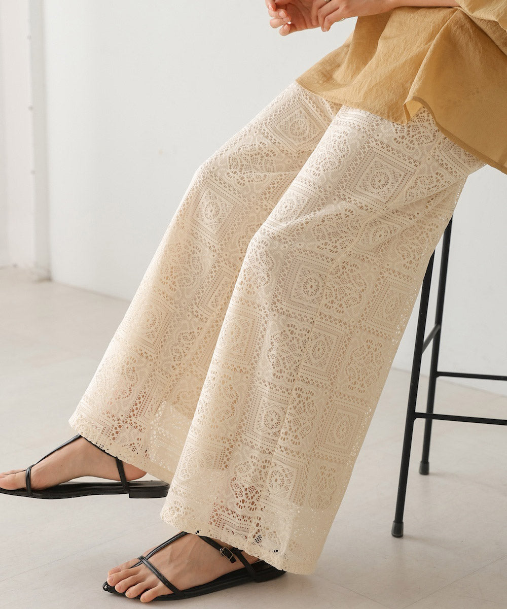 block lace straight pants