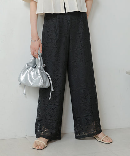 block lace straight pants