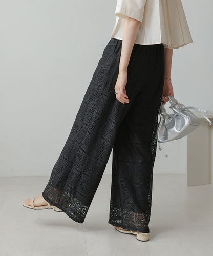 block lace straight pants