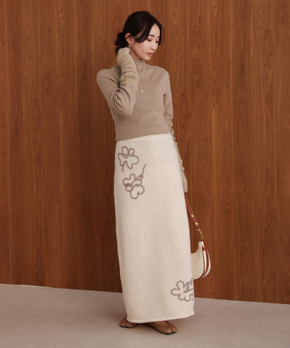 wool-like flower embroidery skirt