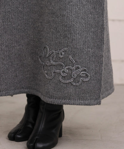 wool-like flower embroidery skirt