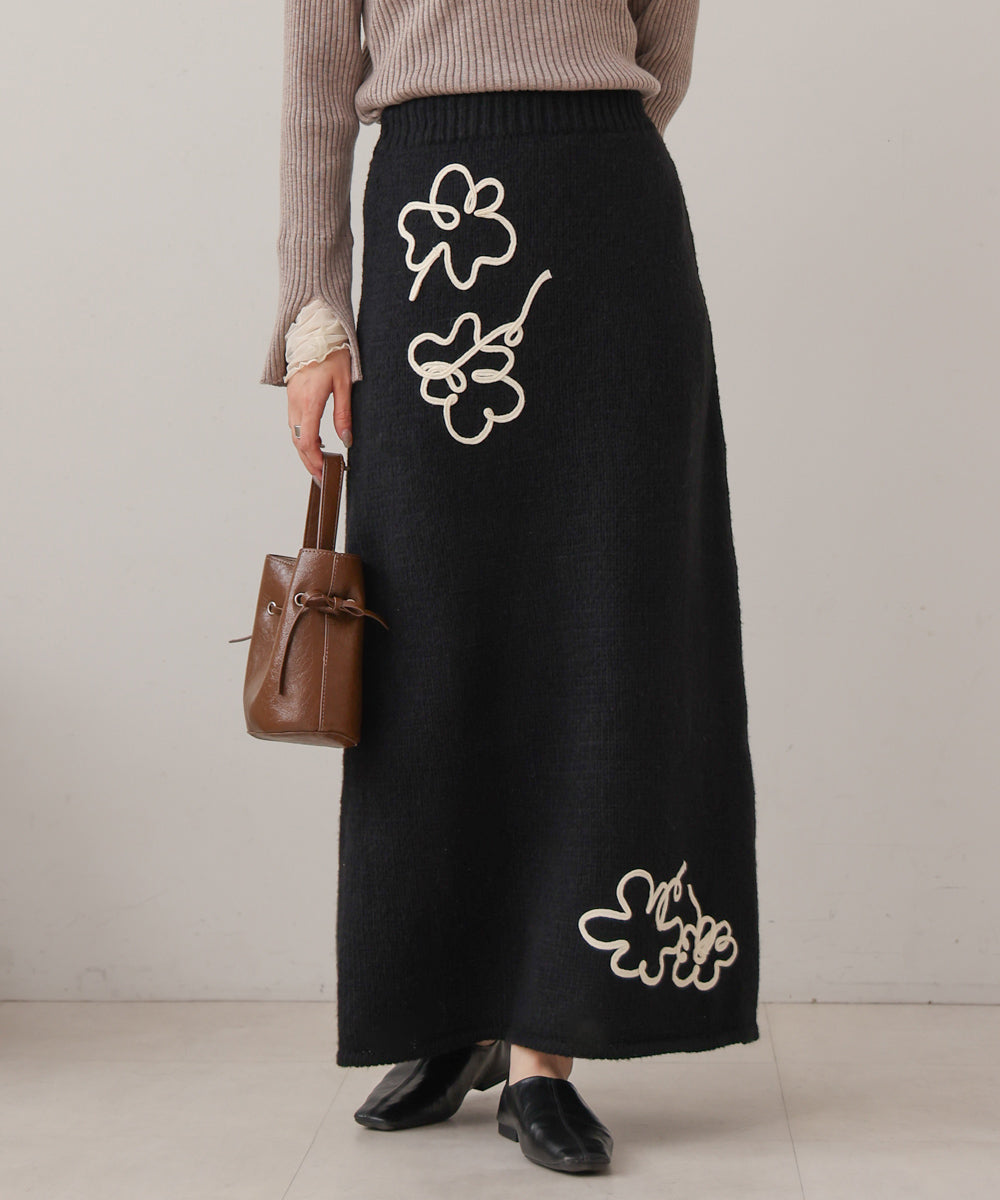 wool-like flower embroidery skirt