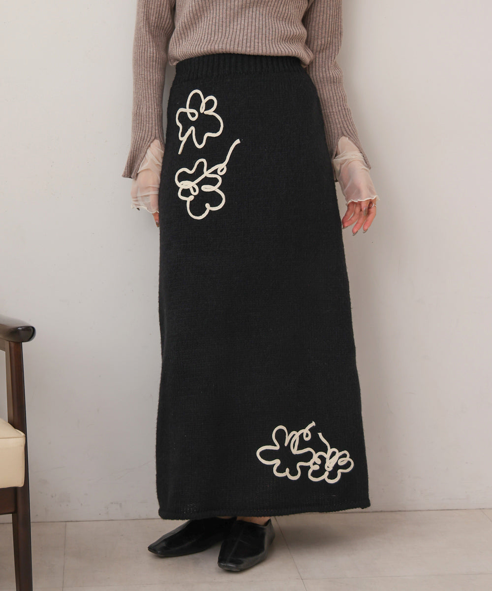 wool-like flower embroidery skirt