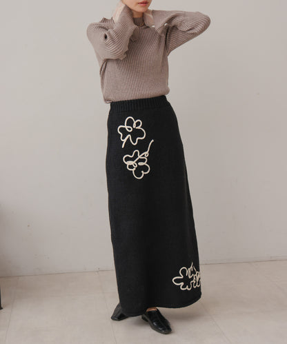 wool-like flower embroidery skirt