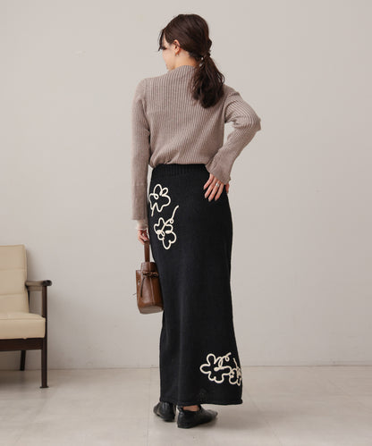 wool-like flower embroidery skirt