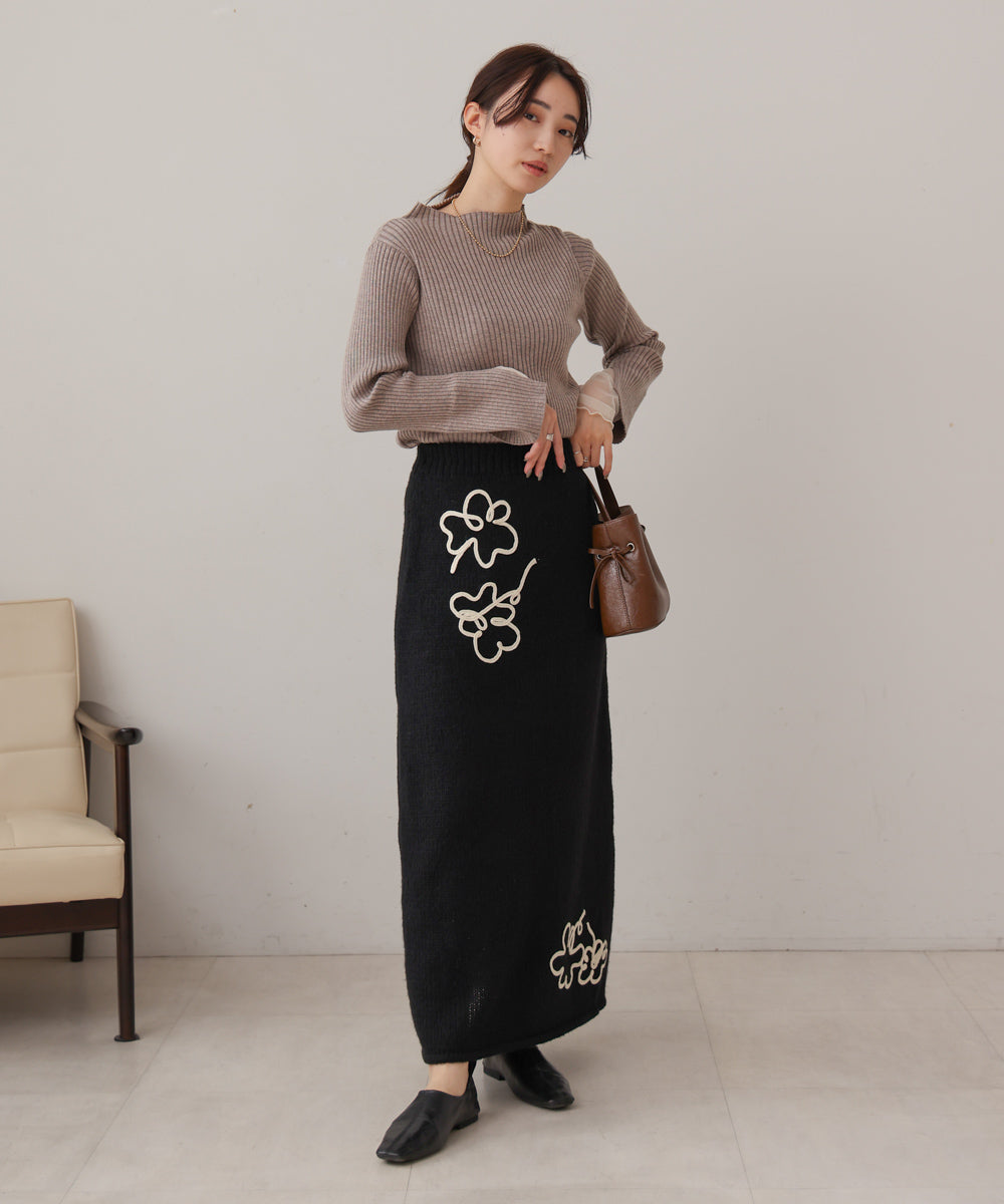 wool-like flower embroidery skirt