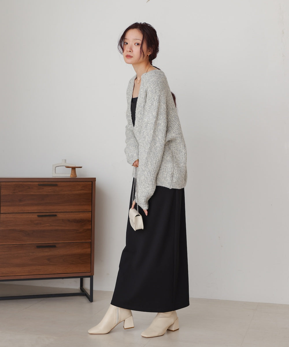 lame mix yarn deep key neck knit