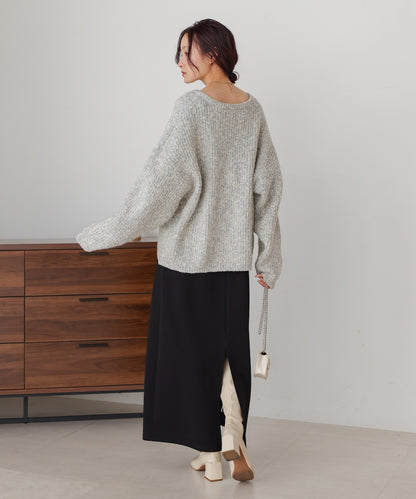 lame mix yarn deep key neck knit