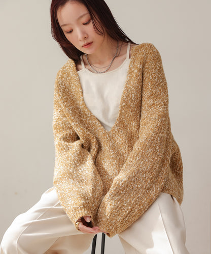 lame mix yarn deep key neck knit