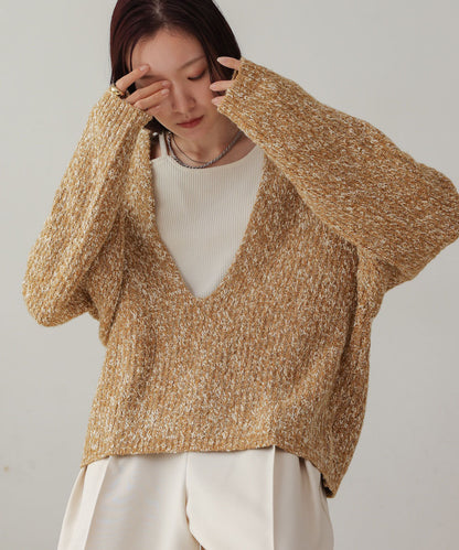 lame mix yarn deep key neck knit