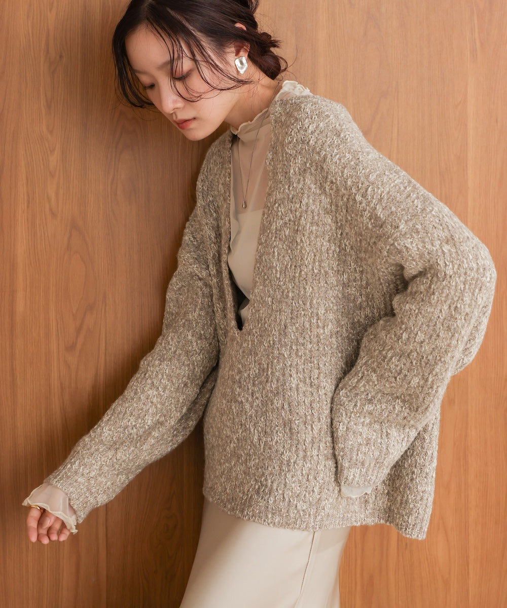 lame mix yarn deep key neck knit