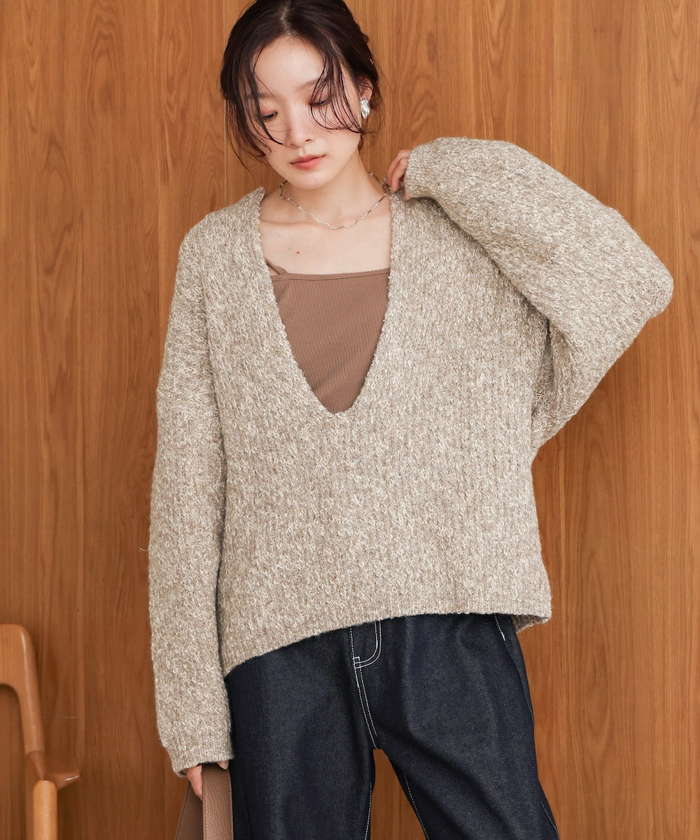 lame mix yarn deep key neck knit