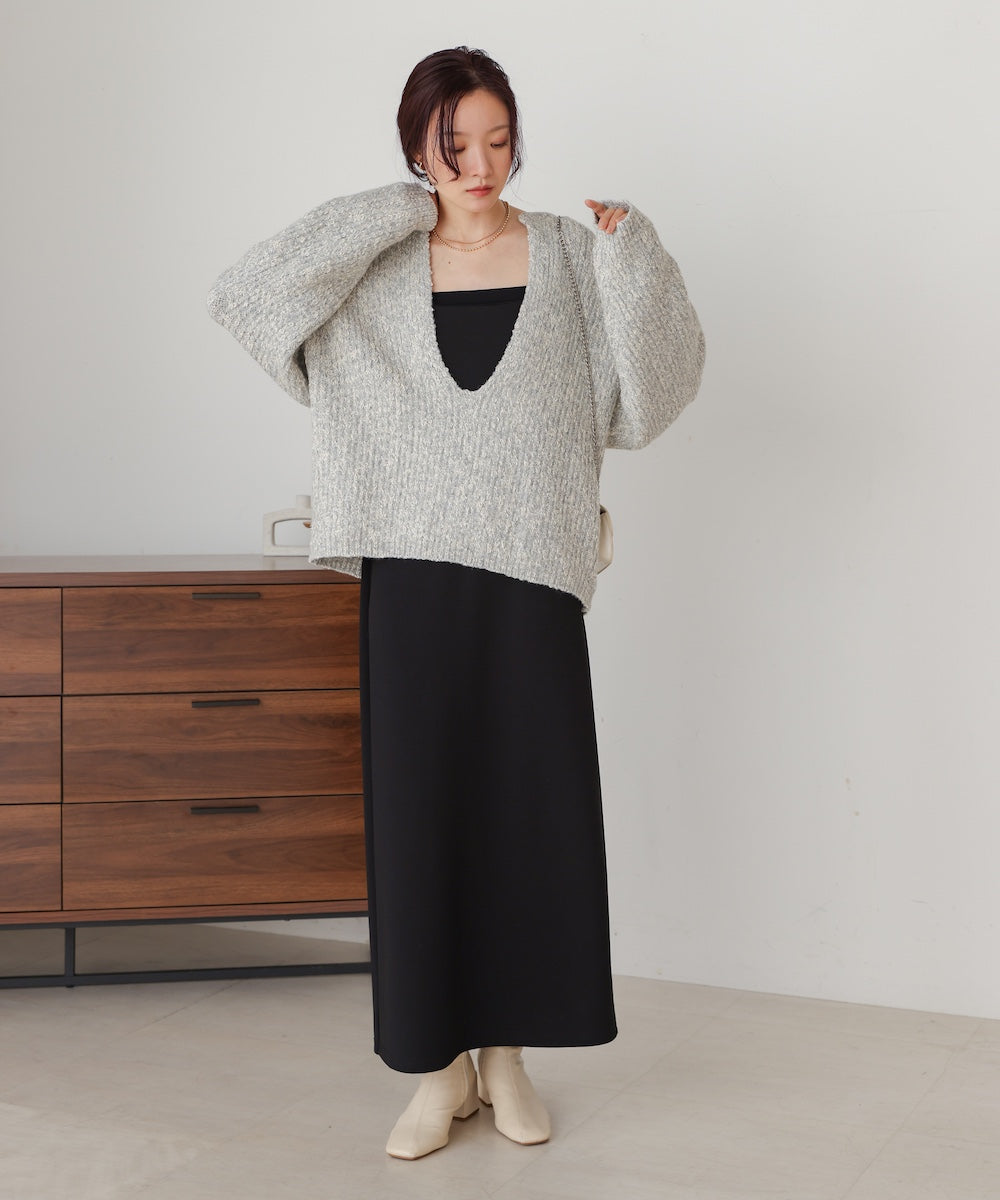 lame mix yarn deep key neck knit