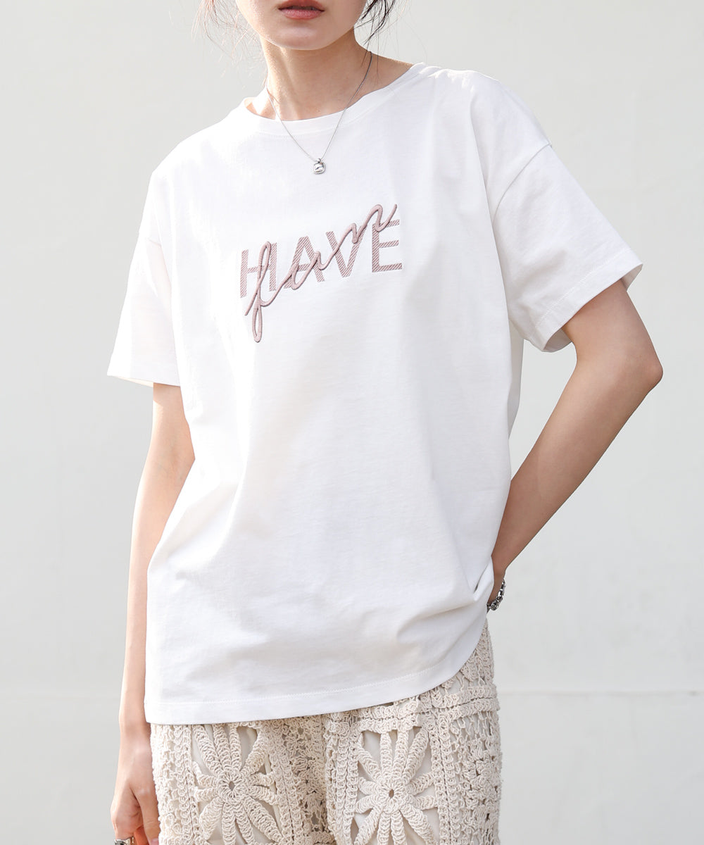 ロゴ刺繍デザインＴシャツ