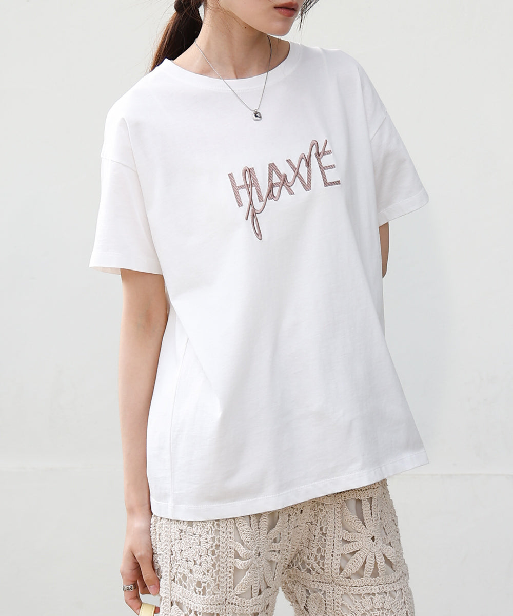 ロゴ刺繍デザインＴシャツ