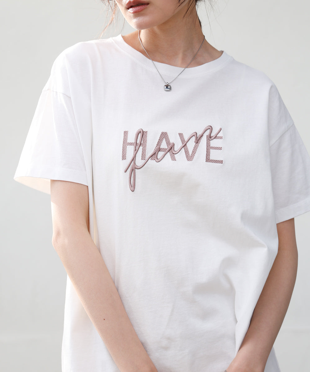 ロゴ刺繍デザインＴシャツ