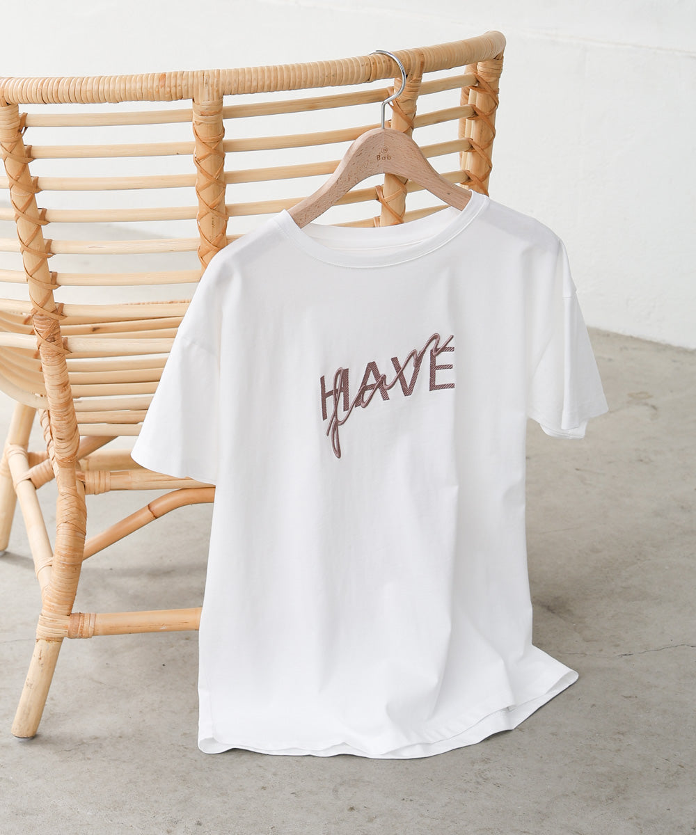 ロゴ刺繍デザインＴシャツ