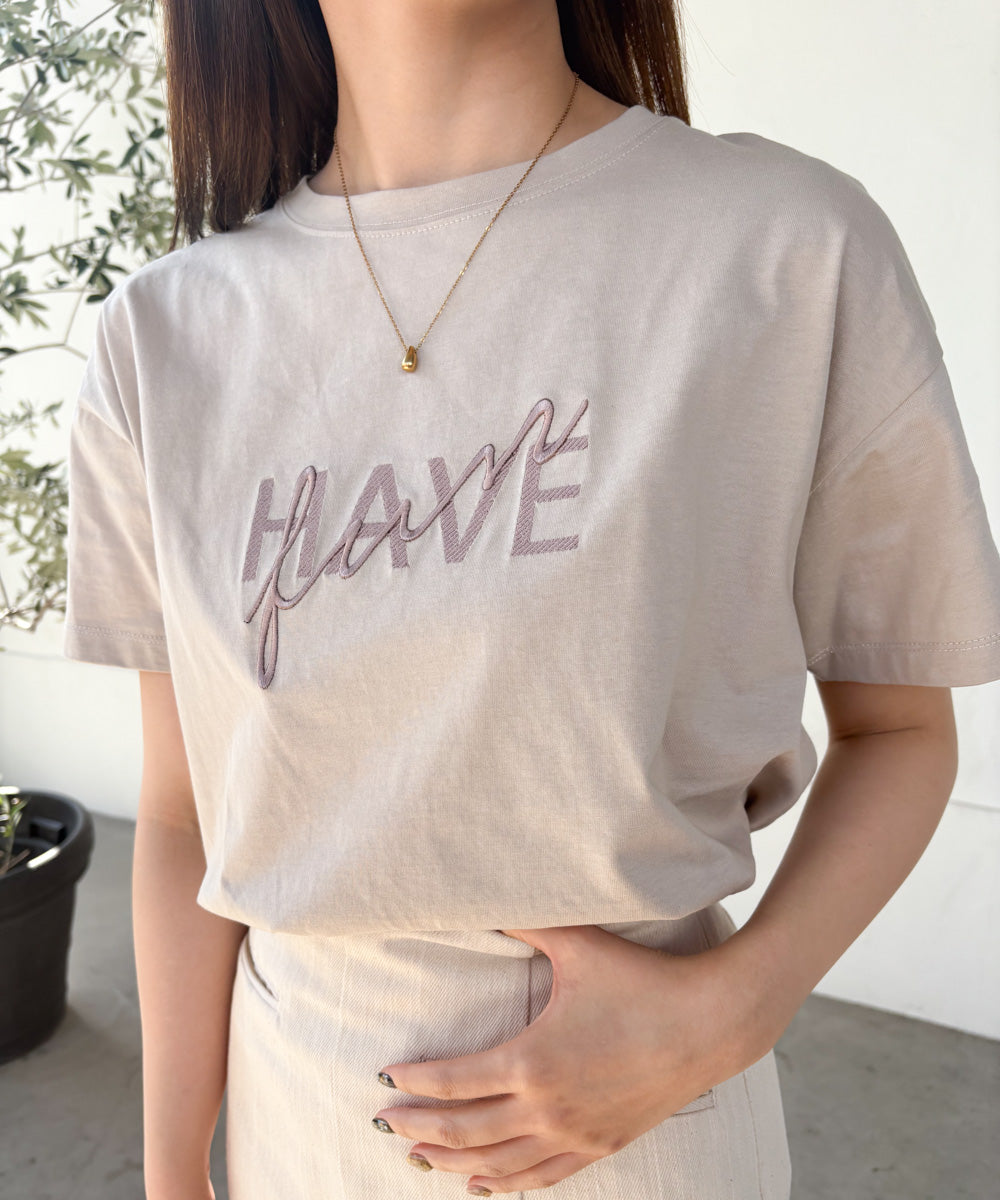 ロゴ刺繍デザインＴシャツ