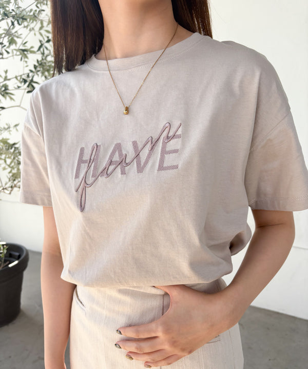ロゴ刺繍デザインＴシャツ