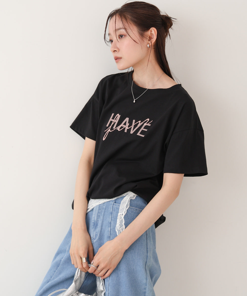 ロゴ刺繍デザインＴシャツ