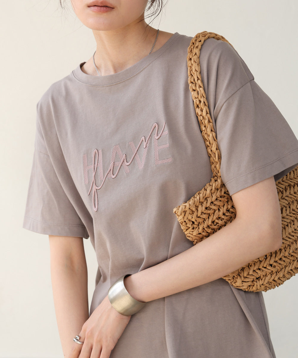 ロゴ刺繍デザインＴシャツ