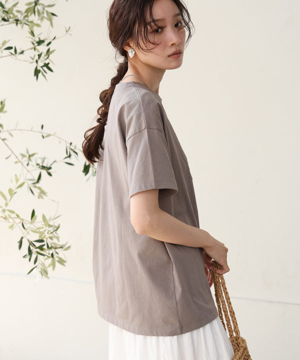 ロゴ刺繍デザインＴシャツ