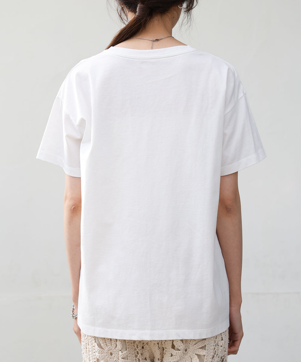 ロゴ刺繍デザインＴシャツ