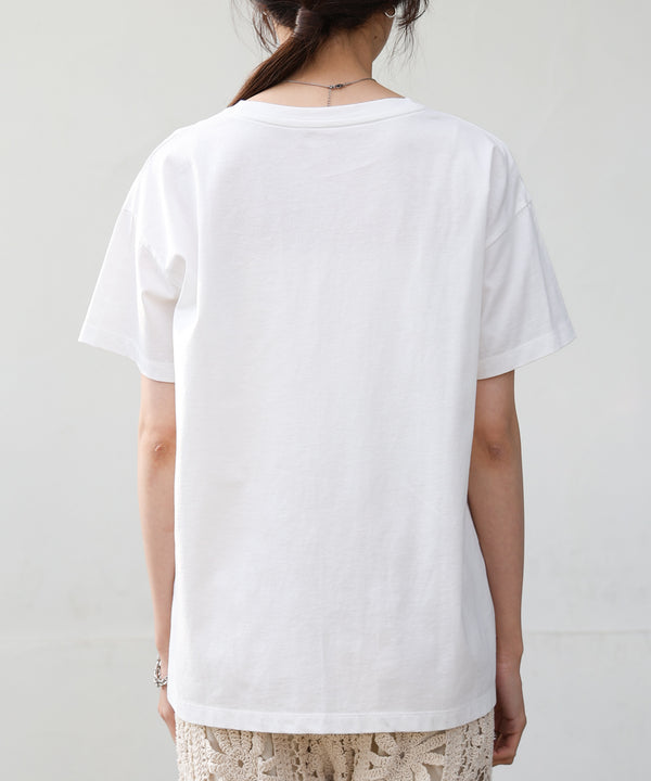 ロゴ刺繍デザインＴシャツ