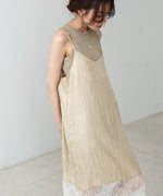 シワ加工サテンチュールレース切替キャミワンピース