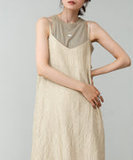 シワ加工サテンチュールレース切替キャミワンピース