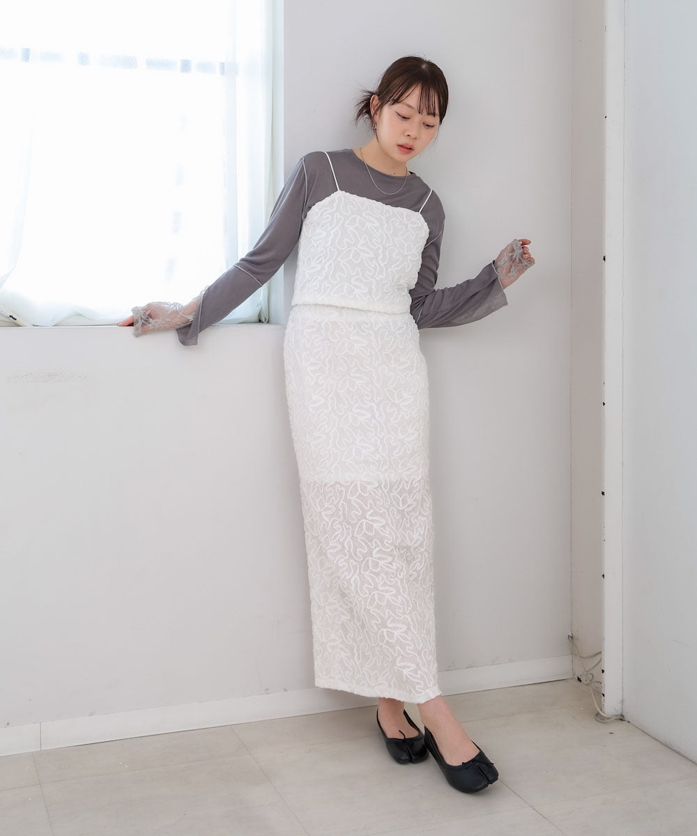 コード刺繍ベロアビスチェ