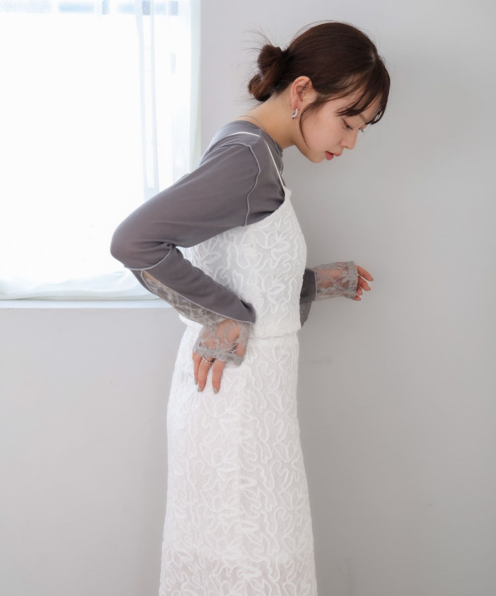 コード刺繍ベロアビスチェ