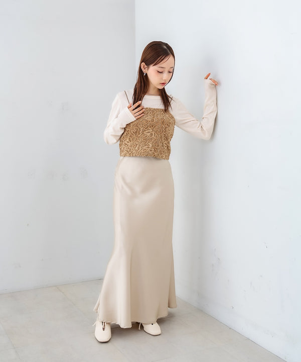 コード刺繍ベロアビスチェ