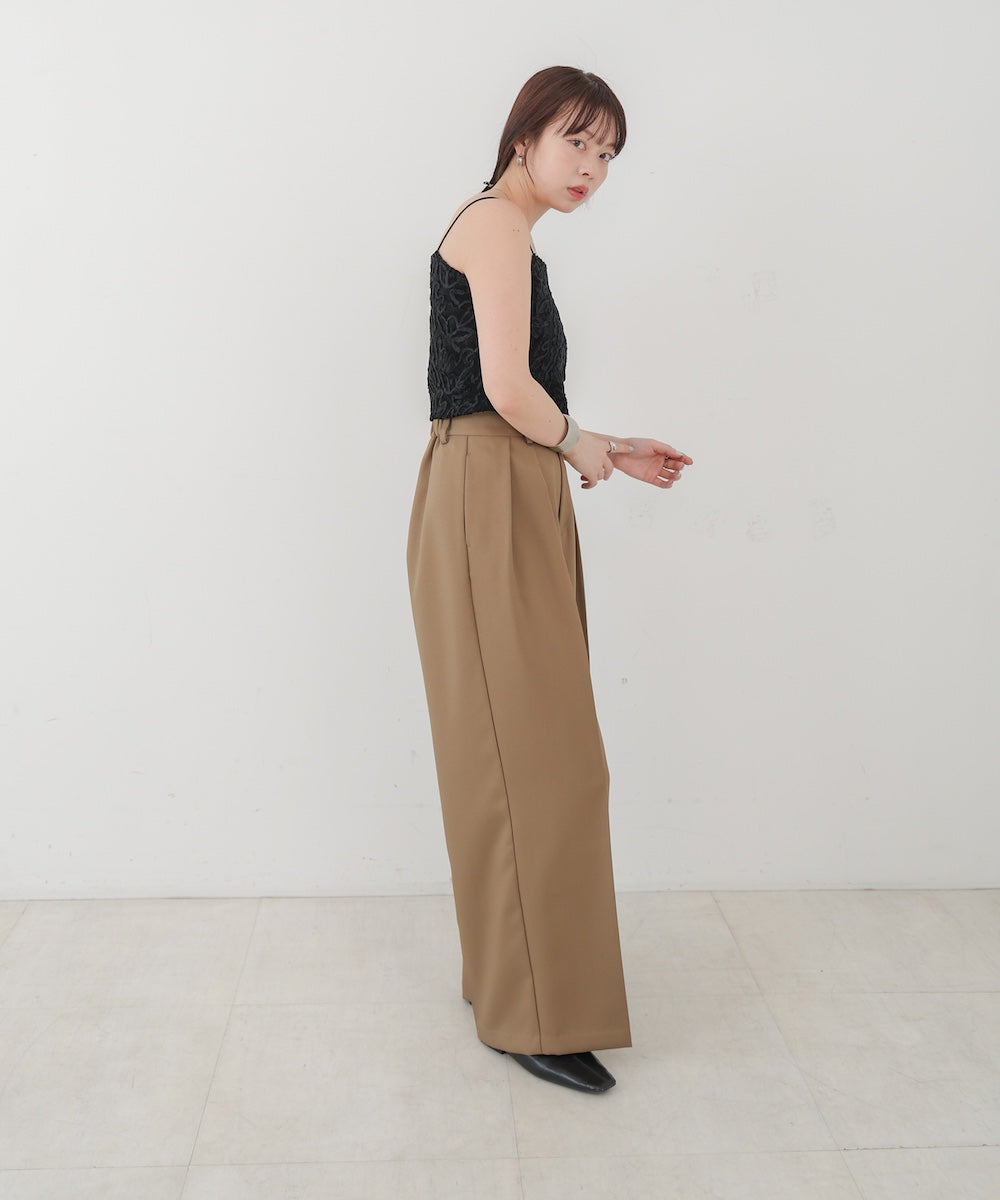 コード刺繍ベロアビスチェ