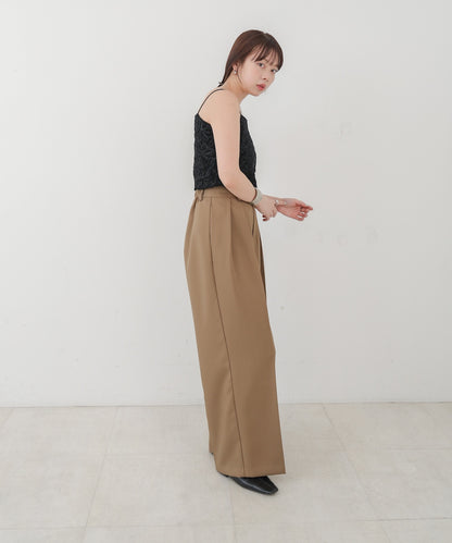 コード刺繍ベロアビスチェ