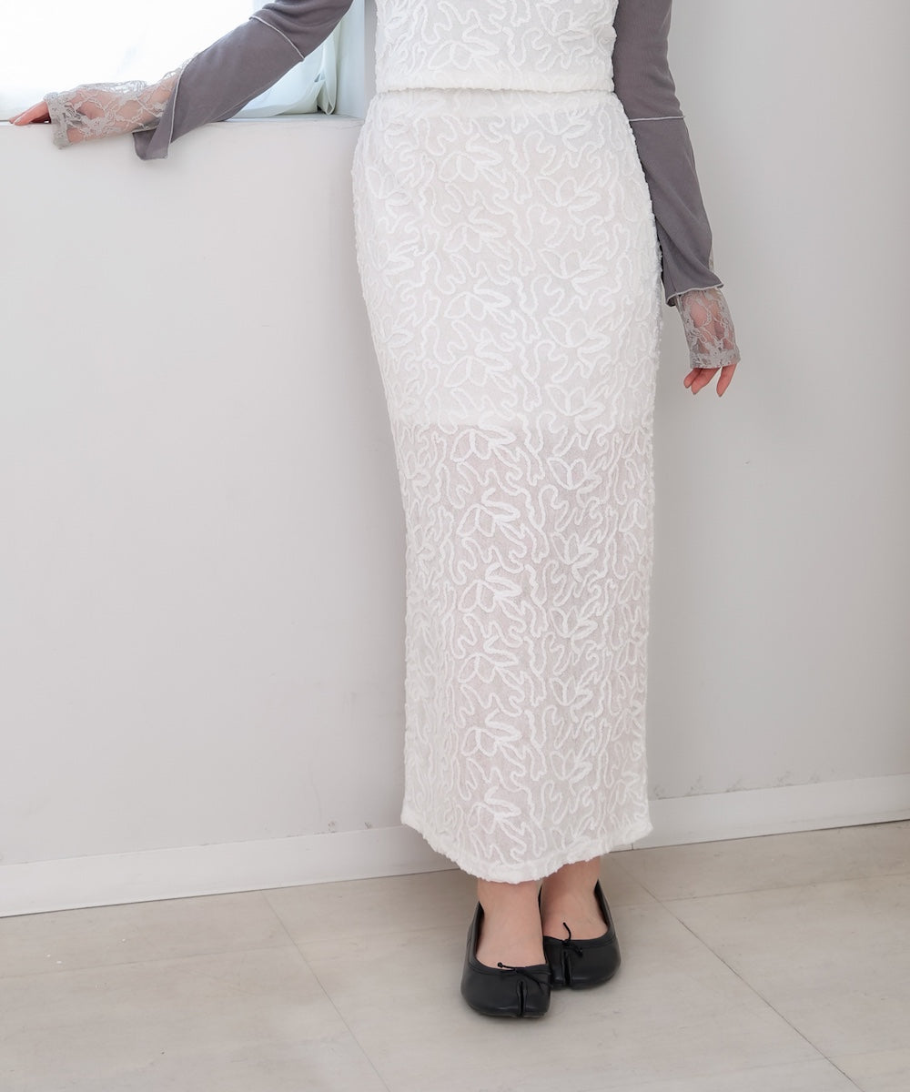 コード刺繍ベロアスカート