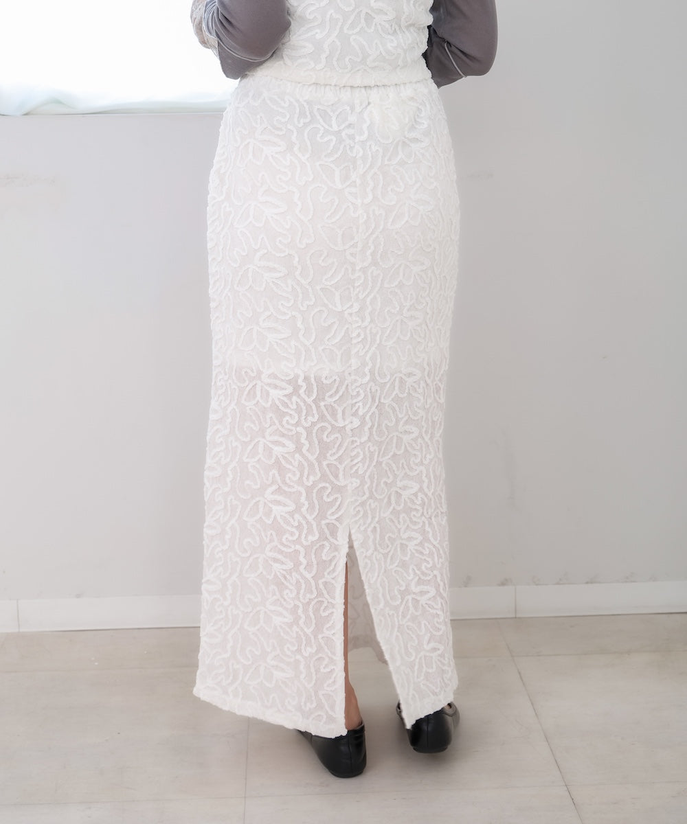 コード刺繍ベロアスカート