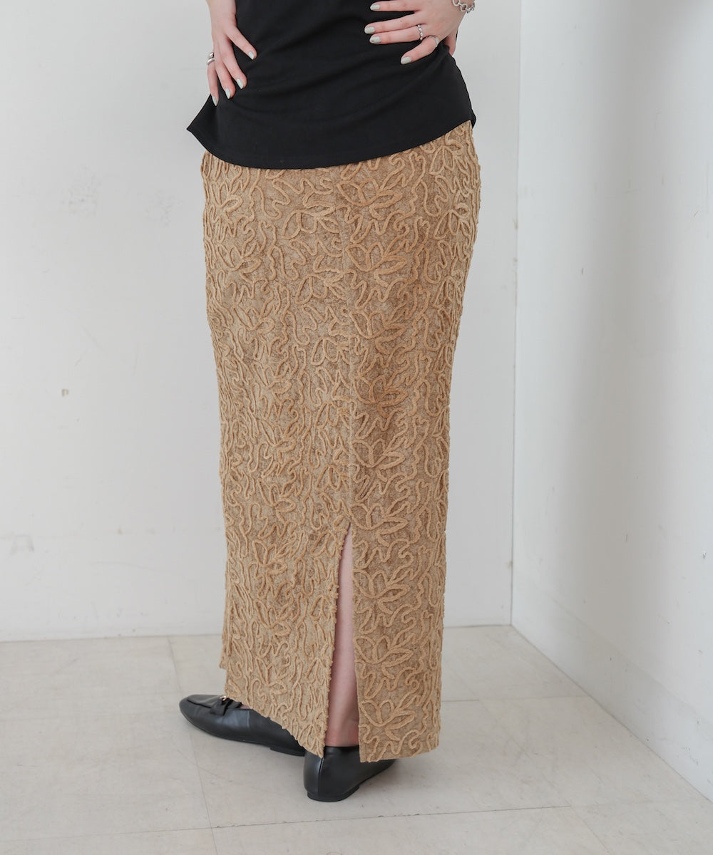 コード刺繍ベロアスカート