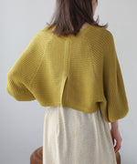 SHORT BACK SLIT KNIT