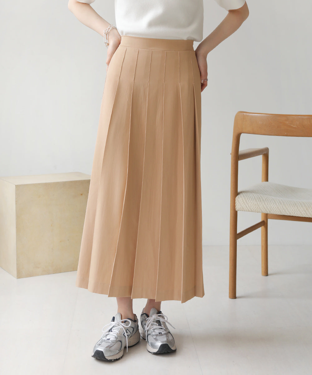 LONG PLEATED SKIRT