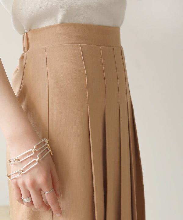 LONG PLEATED SKIRT