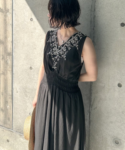 【選べるサイズ展開】スカラップ刺繍ウエストギャザーワンピース